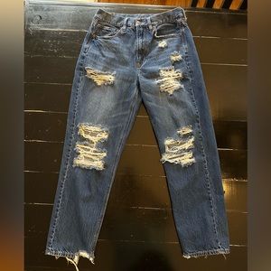 AE 90s boyfriend distressed jeans! Sz 6
